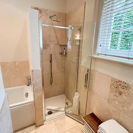 Daisybank Cottage Boutique Bed And Breakfast-3